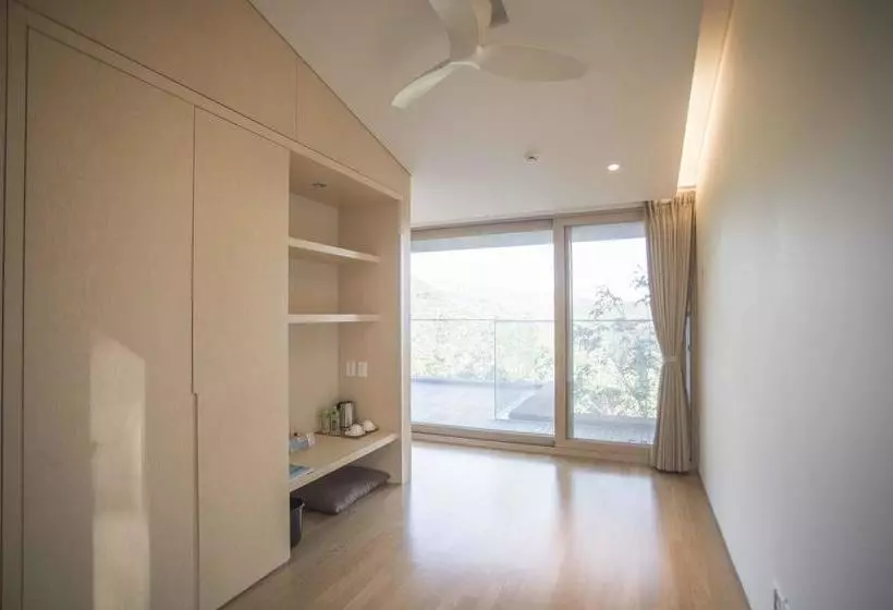 Lomakeskus Healience Village