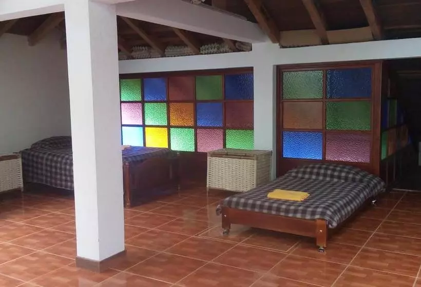 ユースホステル Chez Alicia Hostal