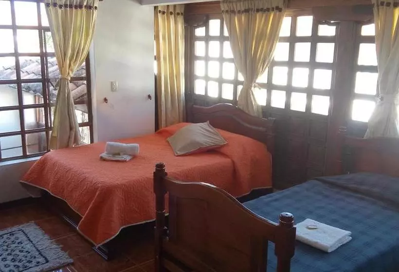 ユースホステル Chez Alicia Hostal