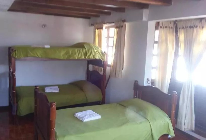 ユースホステル Chez Alicia Hostal