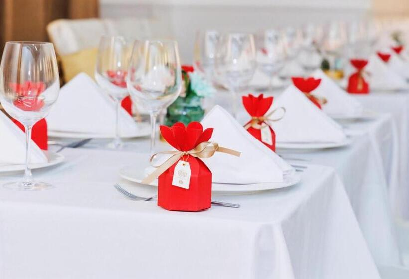 Bridal Tea House Hotel Free Shuttle Bus For Canton Fair