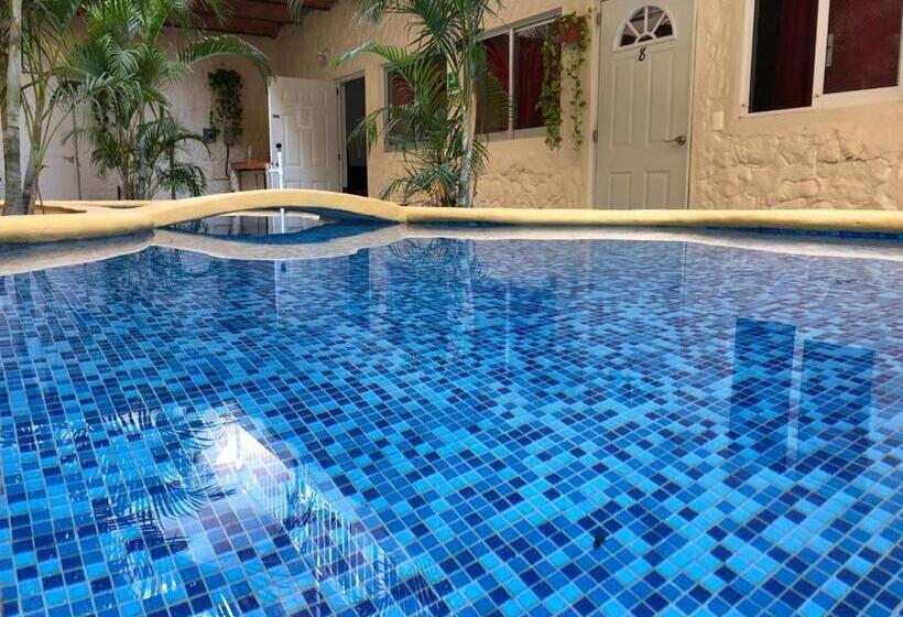 Отель Bungalows Las Glorias