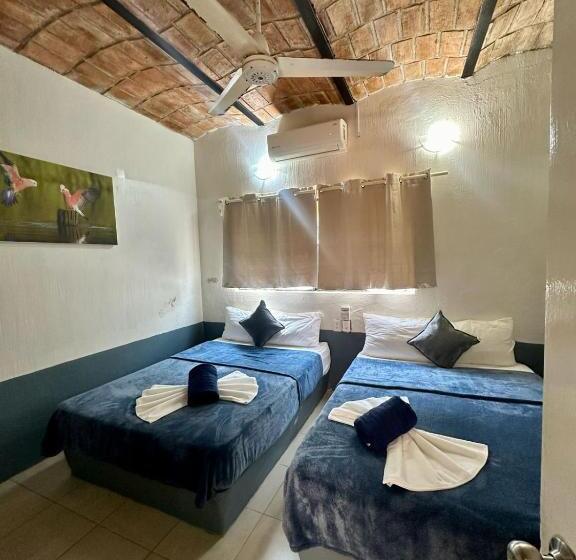 Отель Bungalows Las Glorias