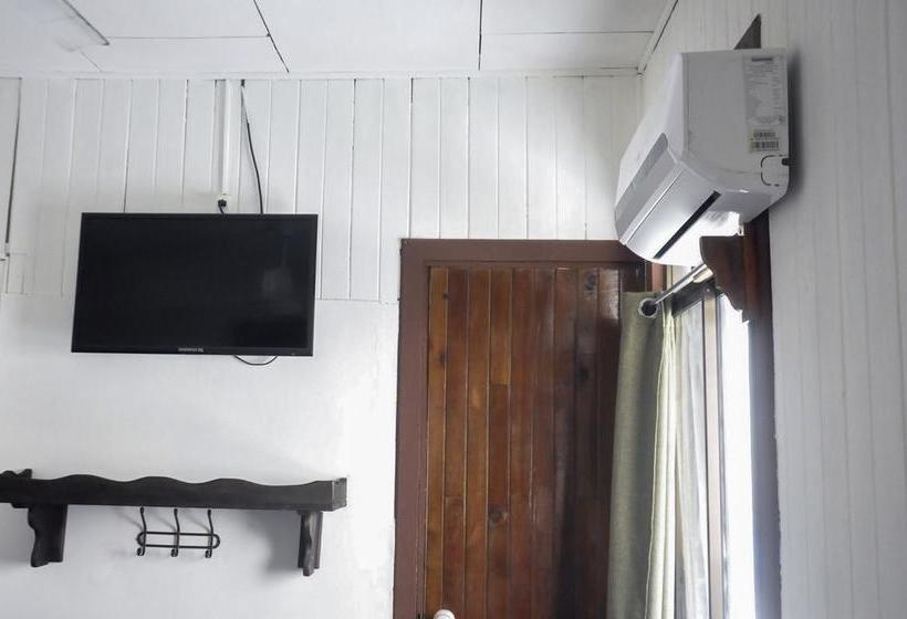 فندق Downtown By The Sea Inn Quepos