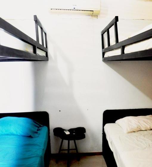 فندق Downtown By The Sea Inn Quepos