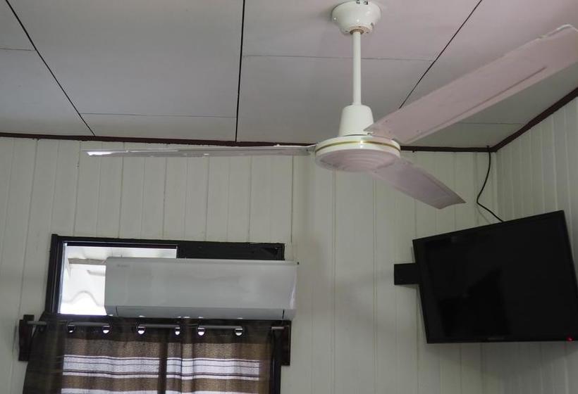 فندق Downtown By The Sea Inn Quepos