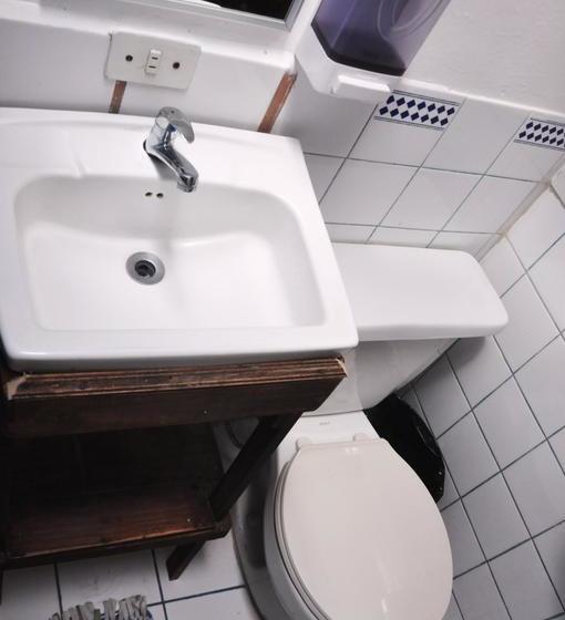 فندق Downtown By The Sea Inn Quepos