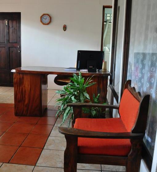 فندق Downtown By The Sea Inn Quepos