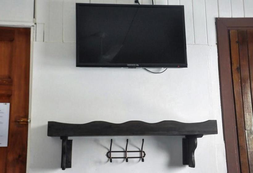 فندق Downtown By The Sea Inn Quepos