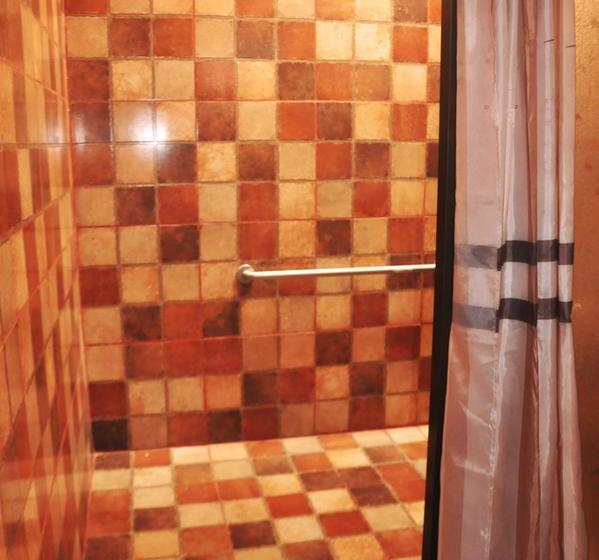 فندق Downtown By The Sea Inn Quepos