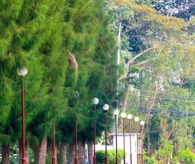 هتل Wiangwalee