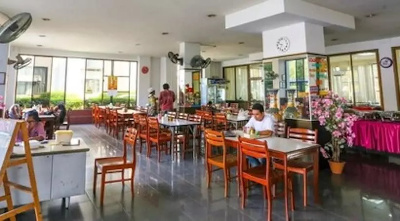 هتل Wiangwalee