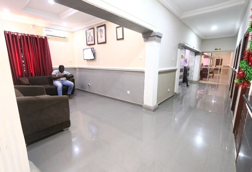 Iyore Grand Hotel & Suites 2