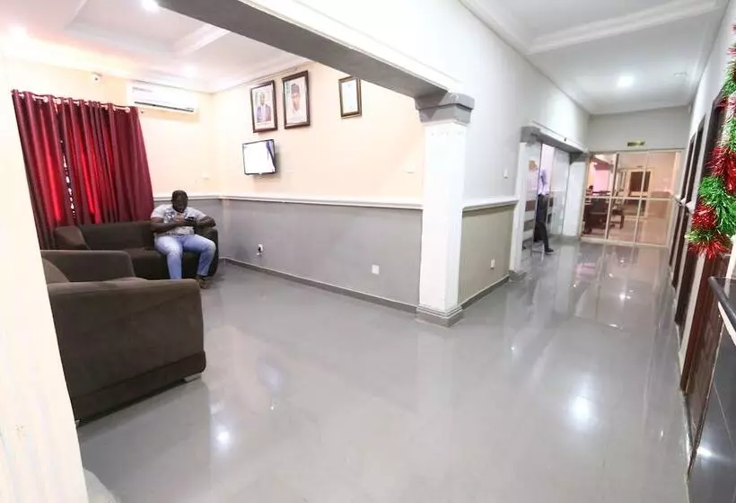 Iyore Grand Hotel & Suites 2