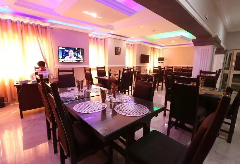Iyore Grand Hotel & Suites 2