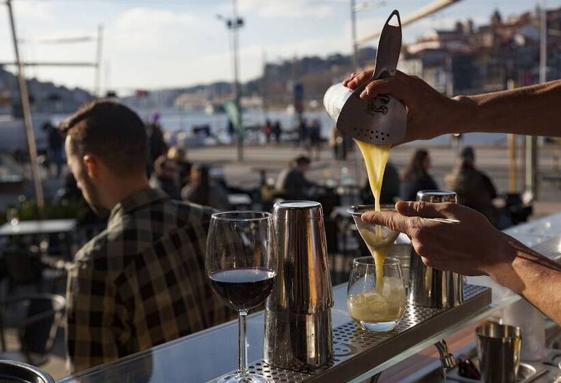 هاستل The House Of Sandeman