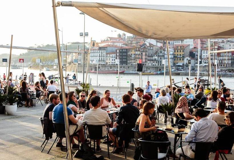 هاستل The House Of Sandeman