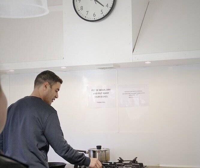 הוסטל Hugo & Carter S Backpackers & Motel