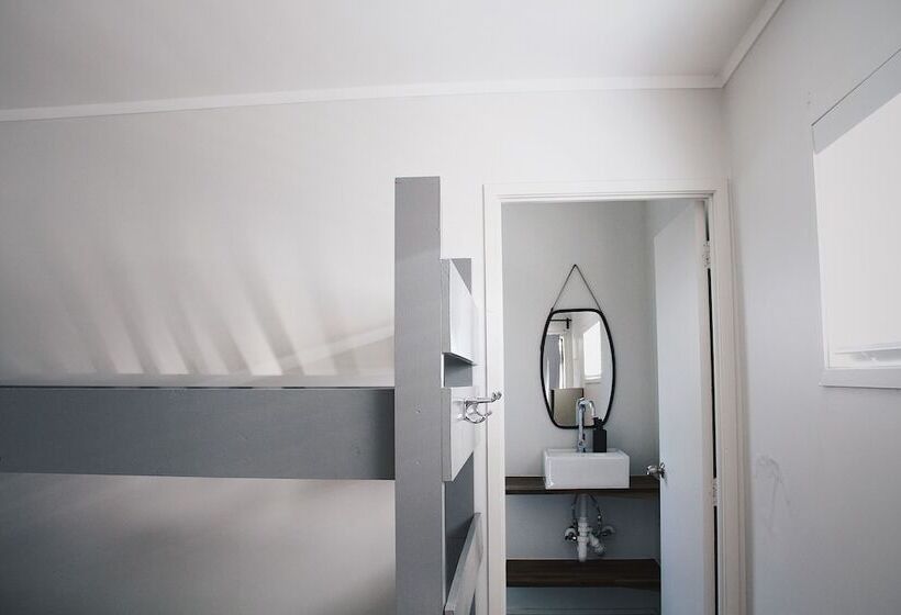 הוסטל Hugo & Carter S Backpackers & Motel