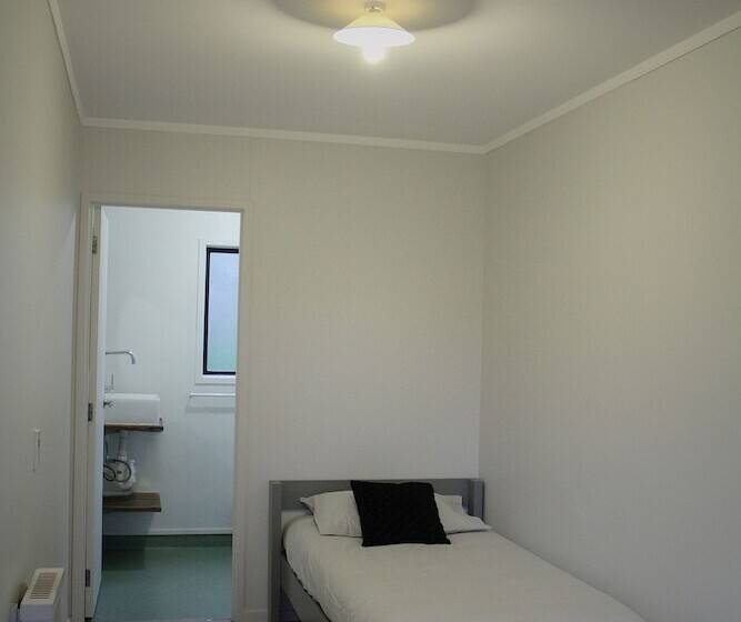 הוסטל Hugo & Carter S Backpackers & Motel