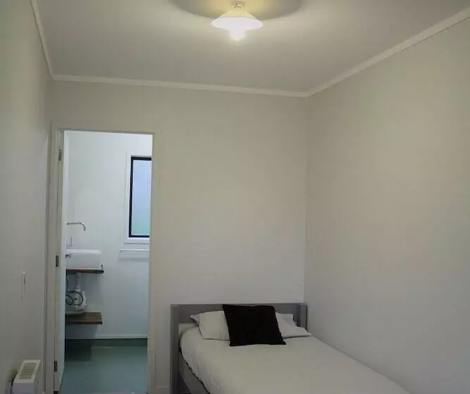 Retkeilymaja Hugo & Carter S Backpackers & Motel