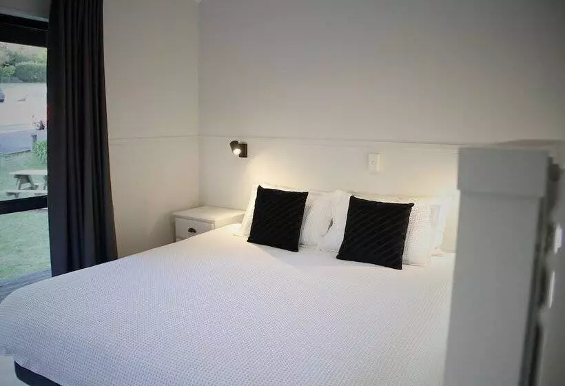 Retkeilymaja Hugo & Carter S Backpackers & Motel