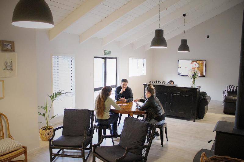 הוסטל Hugo & Carter S Backpackers & Motel