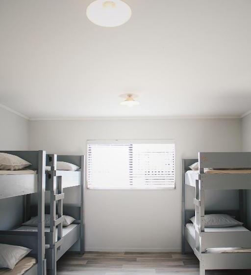 הוסטל Hugo & Carter S Backpackers & Motel