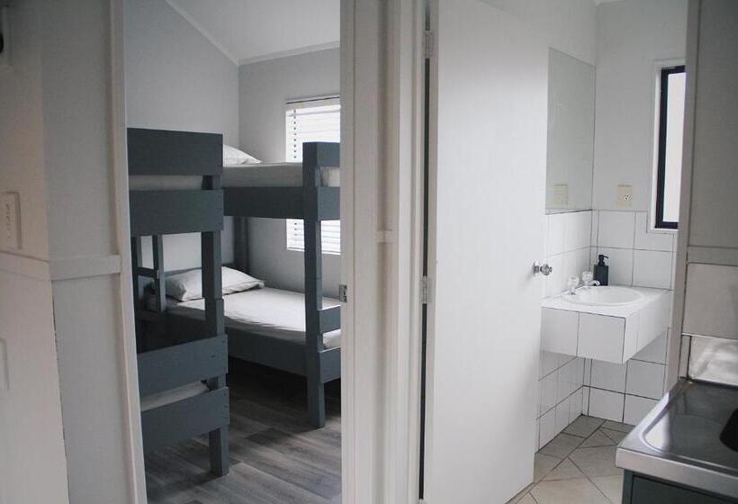 הוסטל Hugo & Carter S Backpackers & Motel