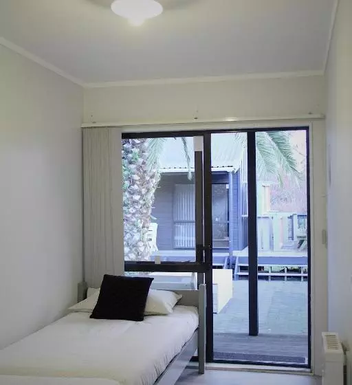 Retkeilymaja Hugo & Carter S Backpackers & Motel