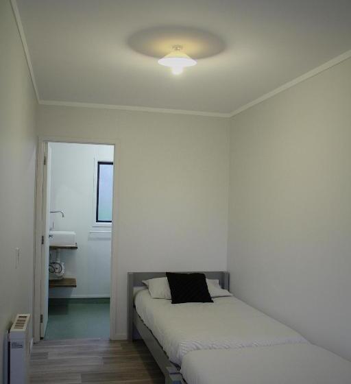 הוסטל Hugo & Carter S Backpackers & Motel