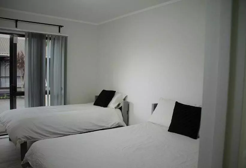 Retkeilymaja Hugo & Carter S Backpackers & Motel