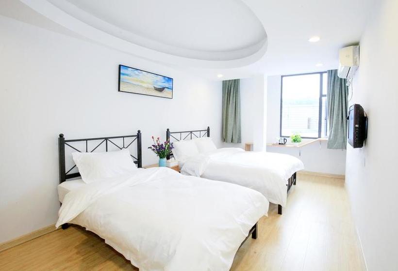 Global Village River View Hostel