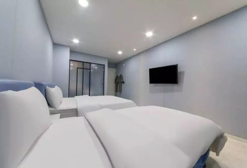 Hotel Cube