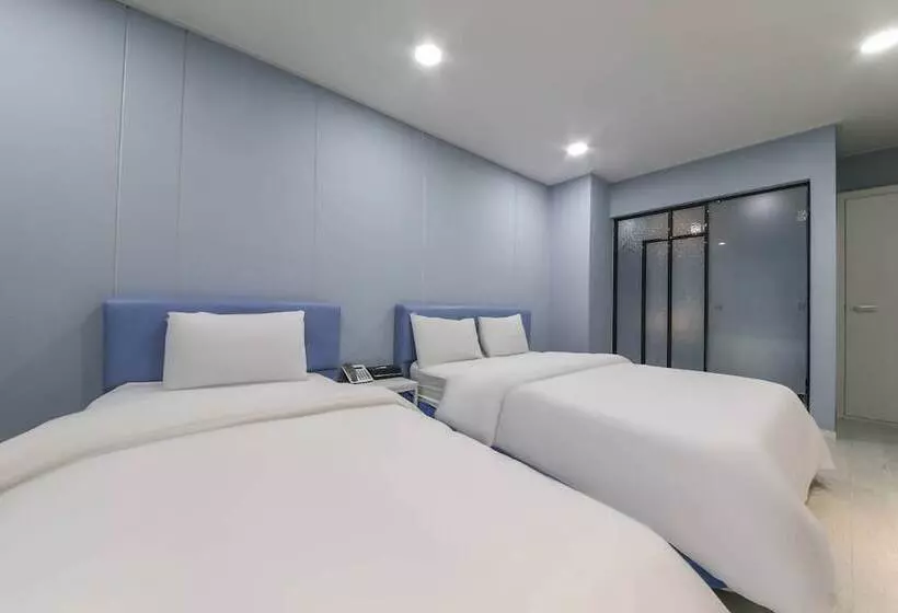 Hotel Cube