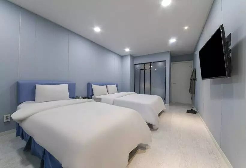 Hotel Cube