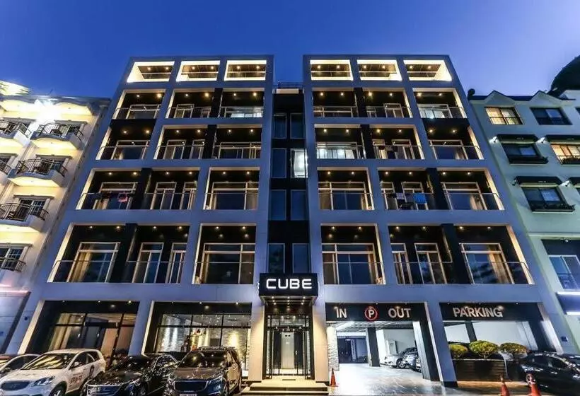 Hotel Cube