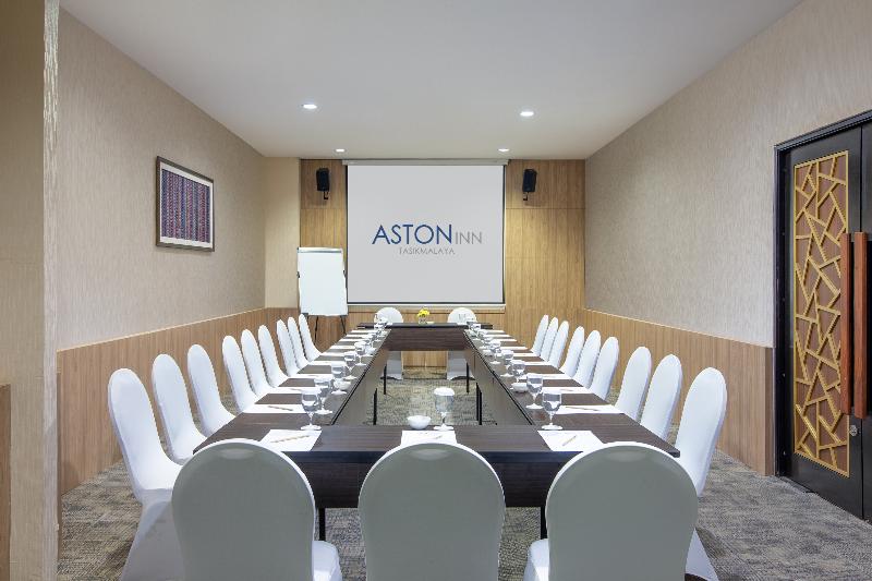 בית מלון כפרי Aston Inn Tasikmalaya