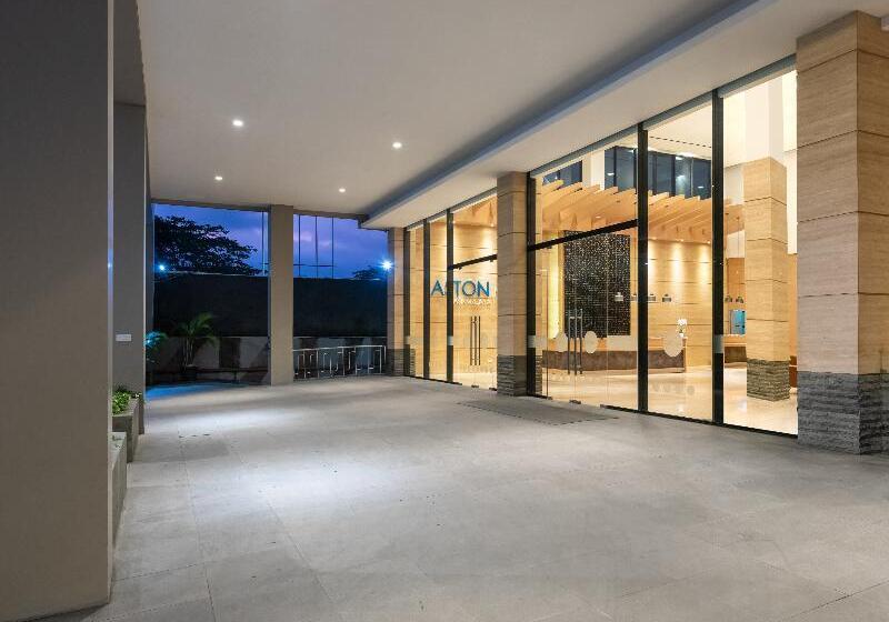 בית מלון כפרי Aston Inn Tasikmalaya