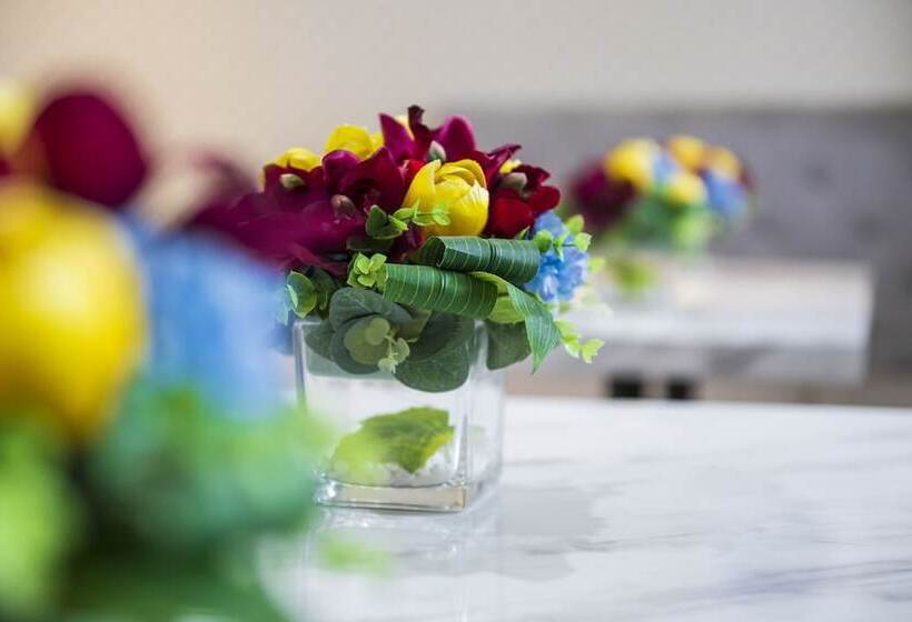 فندق Front One Boutique Karawang