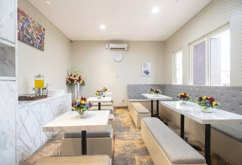 Hotel Front One Boutique Karawang