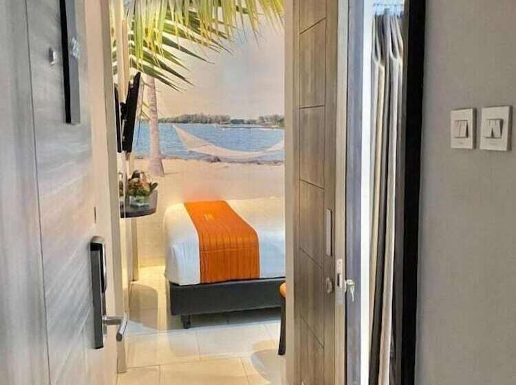 فندق Front One Boutique Karawang