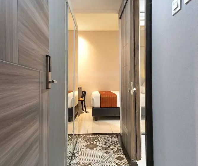 Hotel Front One Boutique Karawang