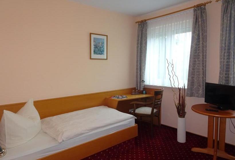 Отель & Gasthof Zum Löwen