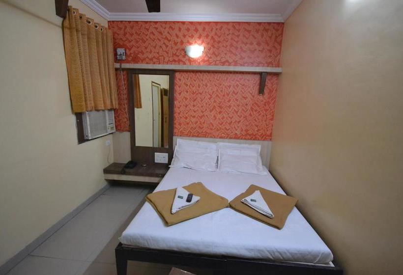 בית מלון כפרי Madhava