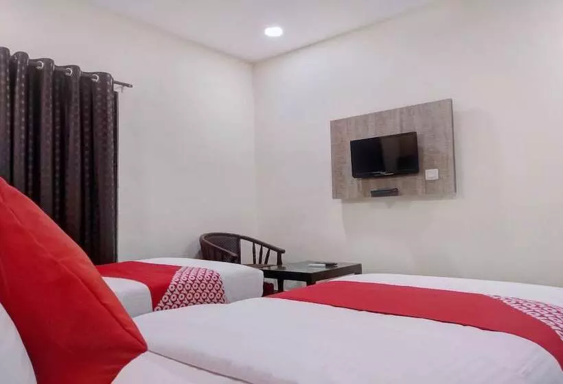 هتل Ruma Near Nampally Railway Station