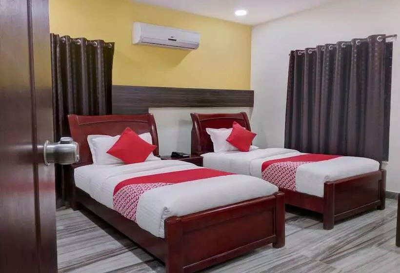 هتل Ruma Near Nampally Railway Station