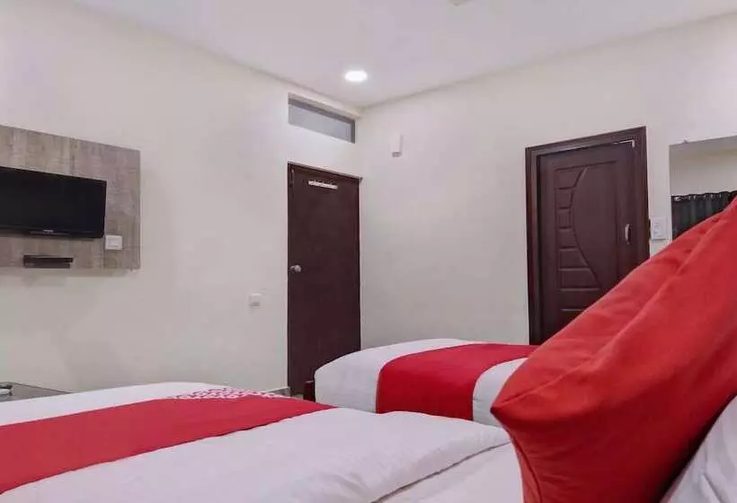 هتل Ruma Near Nampally Railway Station