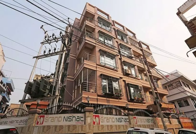 Oyo 10263 Hotel Grand Nishat