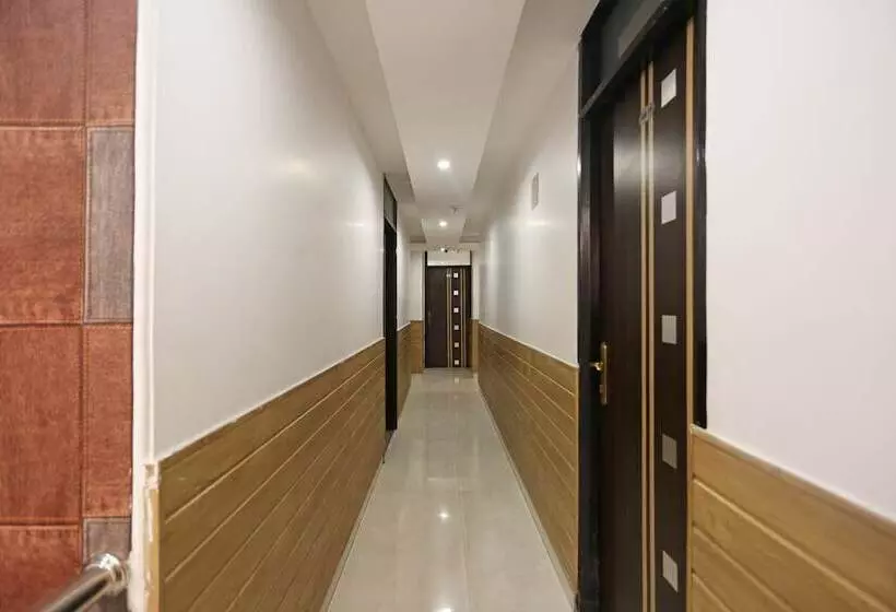 Oyo 10263 Hotel Grand Nishat